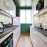 Апартаменты Stunning Flat With Terrasse - Trocadero *